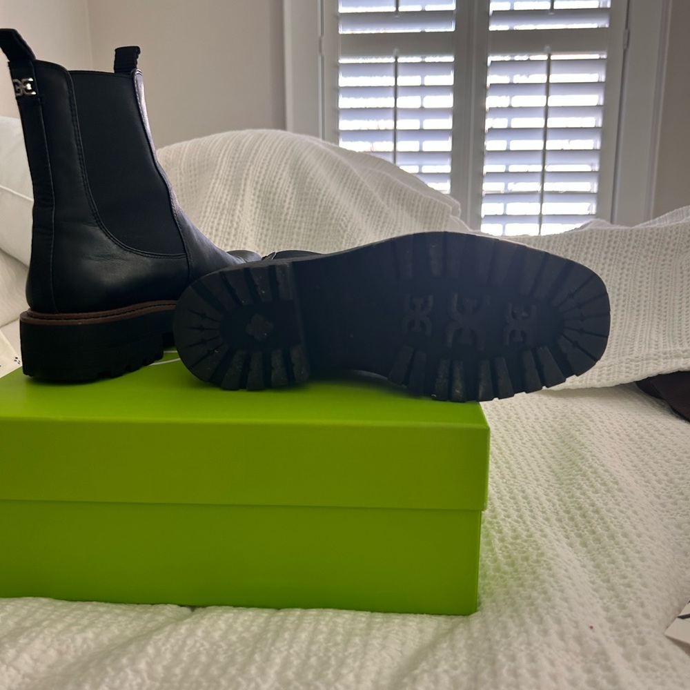 Laguna waterproof lug Chelsea boot